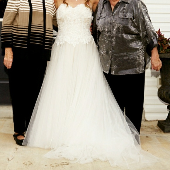 Wedding Dress - Picture 4 of 8